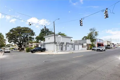 LAS LOMAS H 22 AVE. SAN PATRICIO San Juan PR