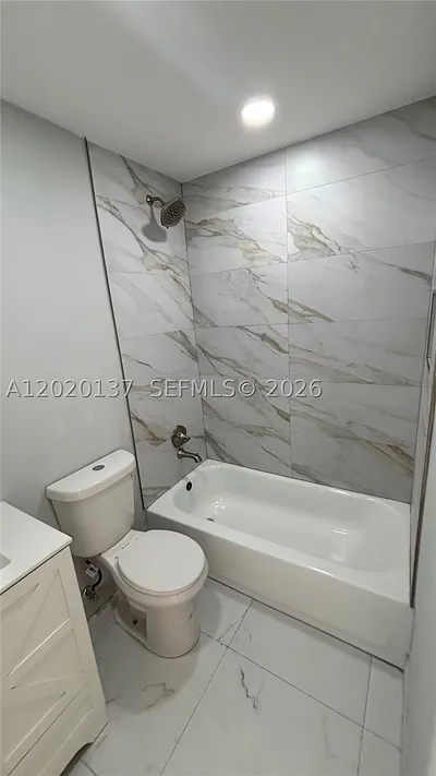 20825 NE 8th Ct 204-19 #204-19 Miami FL