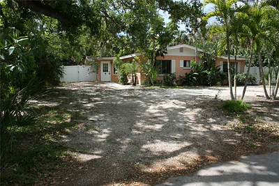144 GARDEN LANE Sarasota FL