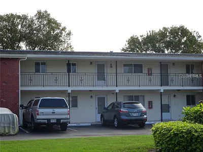 4570 OVERLOOK DR NE 283 #283 St Petersburg FL