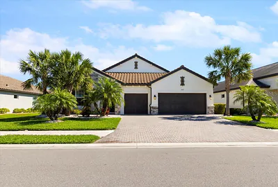 2017 WOODLEAF HAMMOCK COURT Bradenton FL