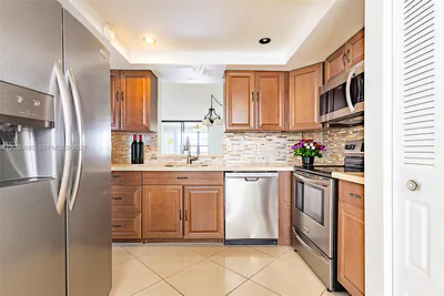 7350 NW 18th St 206 #206 Margate FL