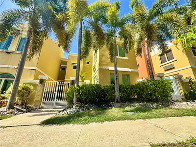 90 CANDELERO DRIVE 32 #32 Humacao PR