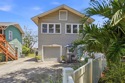 855 28TH AVENUE N St Petersburg FL
