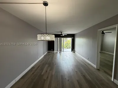 9440 SW 8th St 320 #320 Boca Raton FL