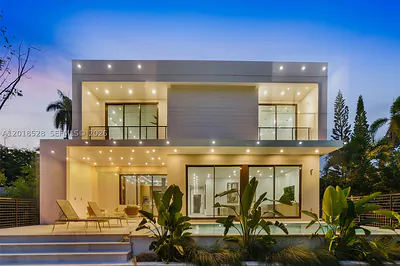 2096 Alamanda Dr North Miami FL
