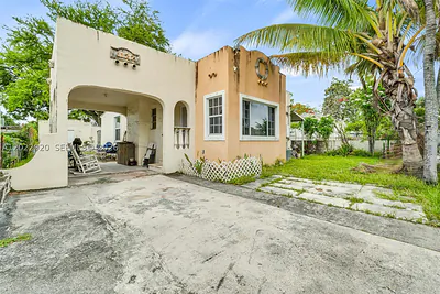 1122 NW 38th St Miami FL
