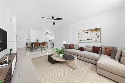 1300 Lincoln Rd D204 #D204 Miami Beach FL