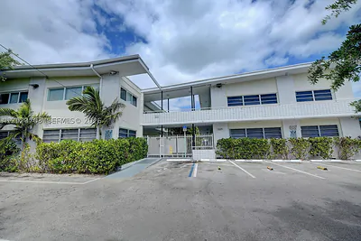 1233 Marseille Dr 5 #5 Miami Beach FL