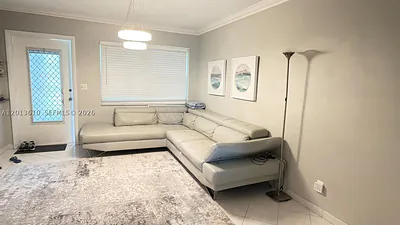 580 Egret Dr 211 #211 Hallandale Beach FL