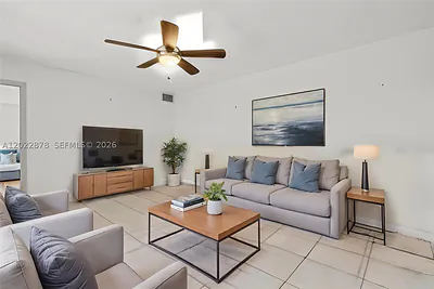 1530 W Harmony Lake Cir Davie FL
