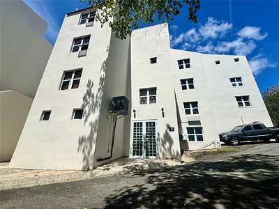 125 HARBOUR DRIVE 8 #8 Humacao PR