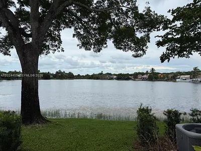 2856 Cambridge Ln Cooper City FL