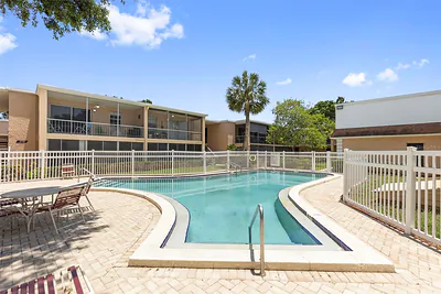 4702 CHRISTA COURT 345 #345 Tampa FL