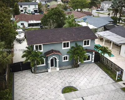 15302 SW 180th Ter Miami FL