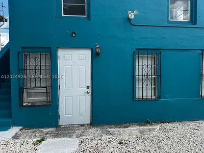 1121 NW 40th St 3 #3 Miami FL
