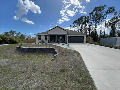 2595 HAGOPLAN LANE North Port FL