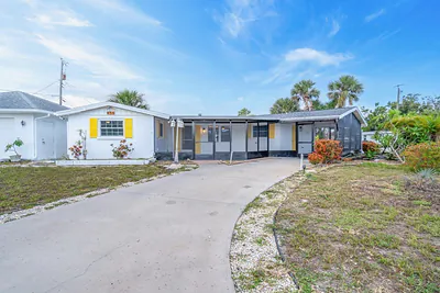 456 SANDLEWOOD DRIVE Venice FL