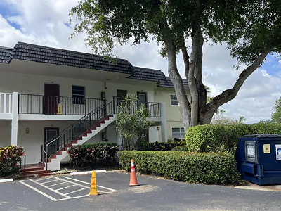 23 Abbey Lane 208 #208 Delray Beach FL