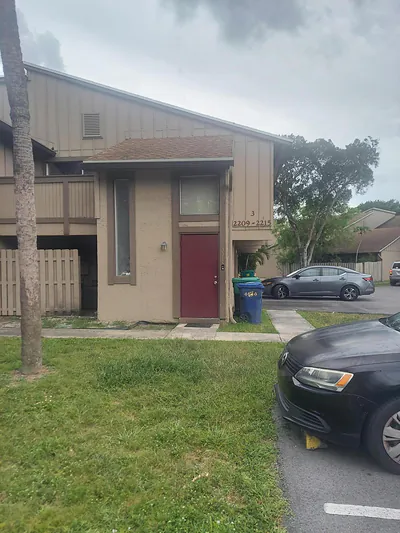 2215 NW 56th Avenue 3-e, Lauderhill, FL 33313 #3-e Lauderhill FL