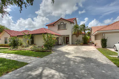 9521 NW 18th Mnr Plantation FL