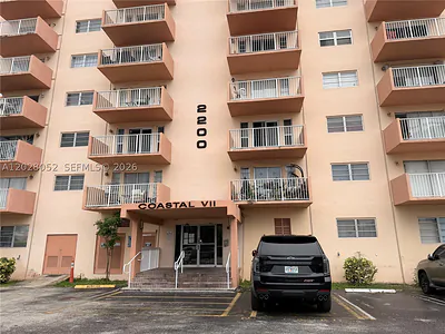 2200 E Hallandale Beach Blvd 303 #303 Hallandale Beach FL