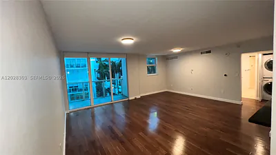 31 SE 5th St 411 #411 Miami FL