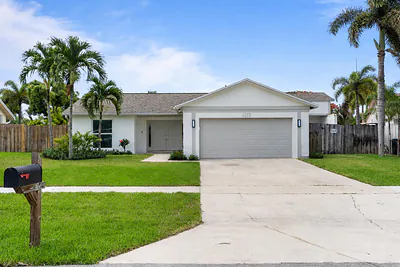 1313 Pinetta Circle Wellington FL