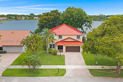 9314 SW 212th Ter Cutler Bay FL