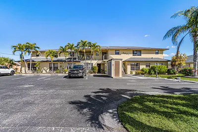3831 SE 11th Place 101 #101 Cape Coral FL
