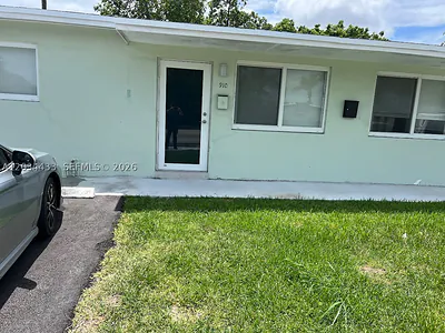 910 N 56th Ave 1 #1 Hollywood FL