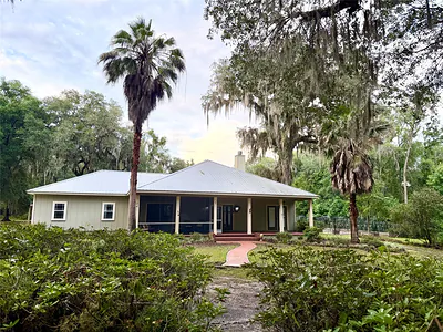1043 SE COUNTY ROAD 21B Melrose FL