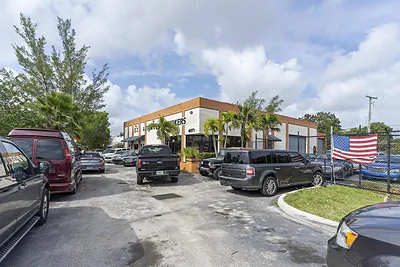 4071 N Dixie Highway Deerfield Beach FL