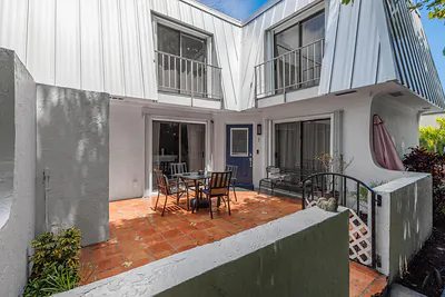 106 Linda Lane 1 #1 Palm Beach Shores FL