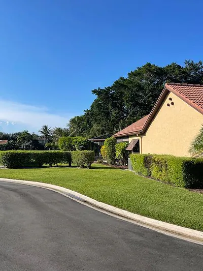 18 Ironwood Way N Palm Beach Gardens FL