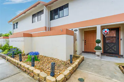 7050 SW 42nd Court, Davie, FL 33314 Davie FL