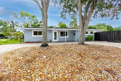 4095 LOCUST STREET NE St Petersburg FL