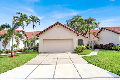 13 Ironwood Way N Palm Beach Gardens FL
