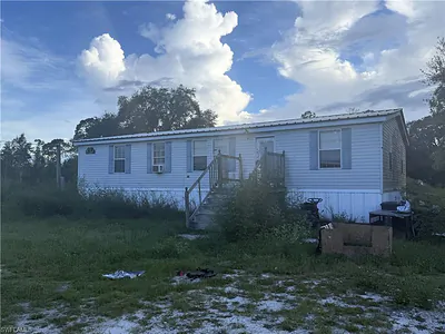 673 Evans RD LABELLE FL