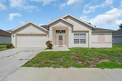 4664 Varsity CIR LEHIGH ACRES FL