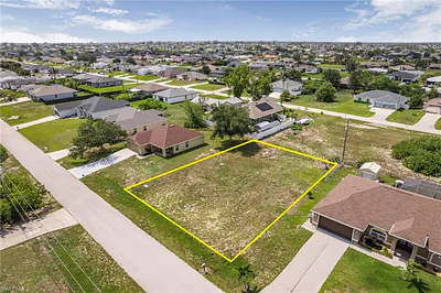 2021 NW 4th ST CAPE CORAL FL