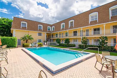 1222 Gordon DR 18 #18 NAPLES FL