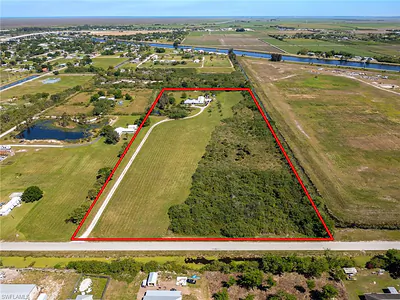 1085 West AVE MOORE HAVEN FL
