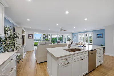 2875 Gulf Shore BLVD N 106 #106 NAPLES FL
