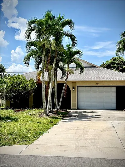 704 106th AVE N NAPLES FL