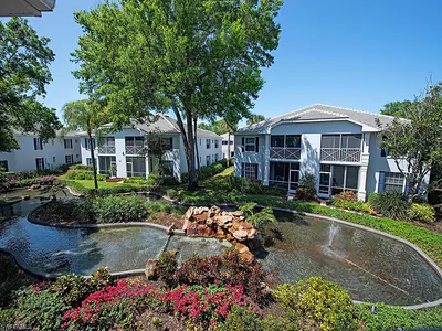 7074 Barrington CIR 202 #202 NAPLES FL