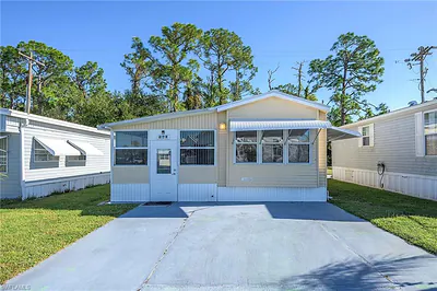 271 Caravan CIR NORTH FORT MYERS FL