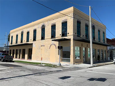 2100 W MAIN STREET Tampa FL