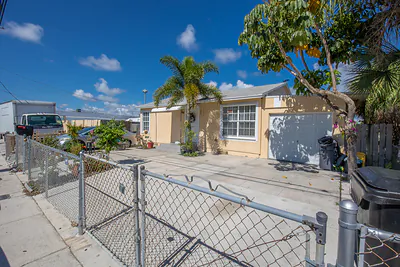 922 S Dixie Street , FL