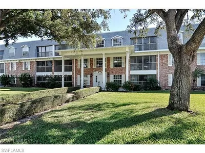 1900 Alamanda Drive 305, FL 34102 #305 Naples FL